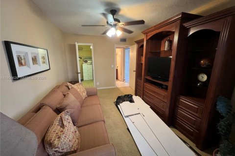 Купить кондоминиум в Бока-Ратон, Флорида 2 спальни, 79.99м2, № 2024337 - фото 19