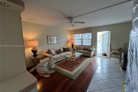 Кондоминиум с 2 спальнями в Бока-Ратон, Флорида № 2024337