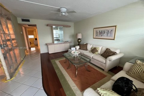 Купить кондоминиум в Бока-Ратон, Флорида 2 спальни, 79.99м2, № 2024337 - фото 9