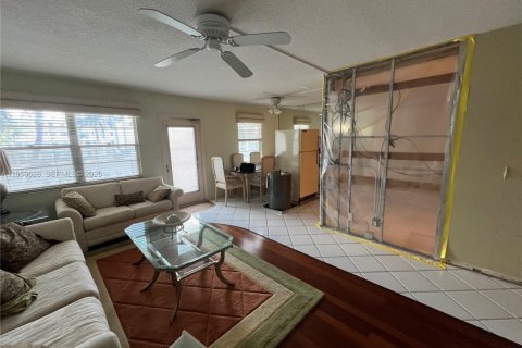 Купить кондоминиум в Бока-Ратон, Флорида 2 спальни, 79.99м2, № 2024337 - фото 10