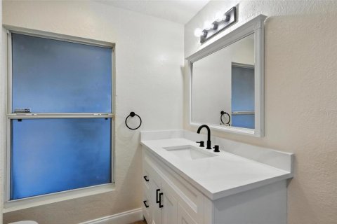 House in Saint Petersburg, Florida 3 bedrooms, 84.45 sq.m. № 1832821 - photo 12