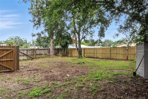 House in Saint Petersburg, Florida 3 bedrooms, 84.45 sq.m. № 1832821 - photo 17