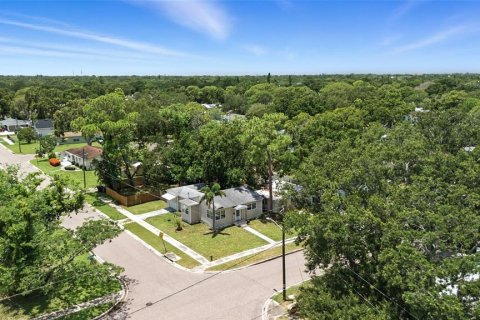 House in Saint Petersburg, Florida 3 bedrooms, 84.45 sq.m. № 1832821 - photo 24