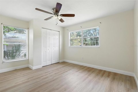 House in Saint Petersburg, Florida 3 bedrooms, 84.45 sq.m. № 1832821 - photo 14