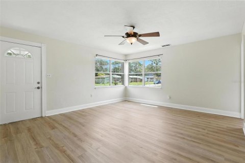 House in Saint Petersburg, Florida 3 bedrooms, 84.45 sq.m. № 1832821 - photo 9