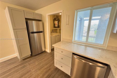 Villa ou maison à louer à Coral Springs, Floride: 3 chambres, 125.42 m2 № 1965931 - photo 9