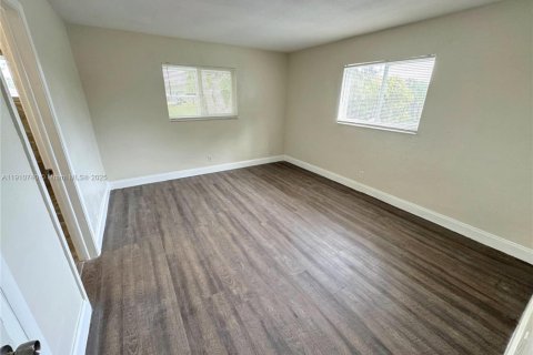 Villa ou maison à louer à Coral Springs, Floride: 3 chambres, 125.42 m2 № 1965931 - photo 6