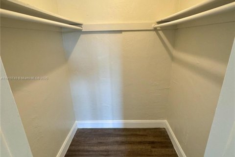 Villa ou maison à louer à Coral Springs, Floride: 3 chambres, 125.42 m2 № 1965931 - photo 12