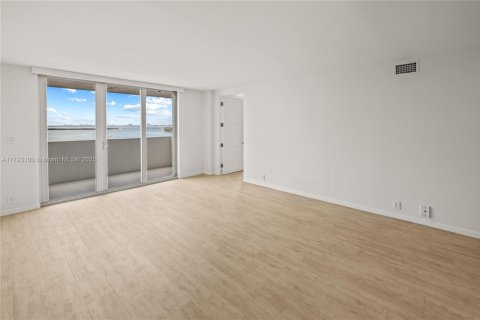 Condominio en venta en Miami Beach, Florida, 1 dormitorio, 88.26 m2 № 1864101 - foto 3
