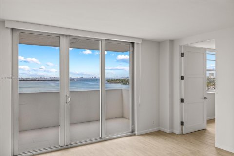 Condominio en venta en Miami Beach, Florida, 1 dormitorio, 88.26 m2 № 1864101 - foto 2
