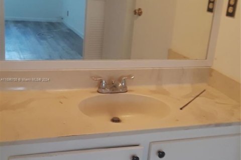 Condo in Deerfield Beach, Florida, 1 bedroom  № 1860669 - photo 5