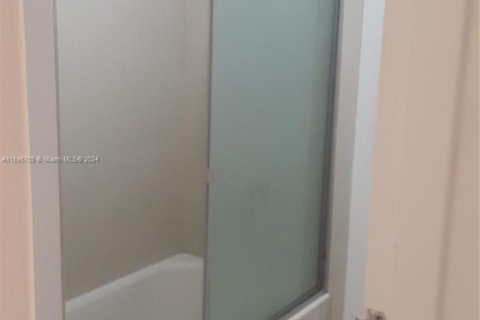 Condo in Deerfield Beach, Florida, 1 bedroom  № 1860669 - photo 4