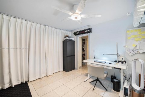 Condo in Miami Beach, Florida, 1 bedroom  № 1804453 - photo 15