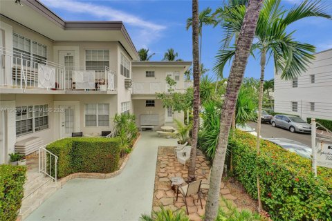 Studio à Condo à Miami Beach, Floride  № 2059745