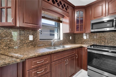 Apartamento en alquiler en Hialeah, Florida, 2 dormitorios, 69.03 m2 № 1939252 - foto 9
