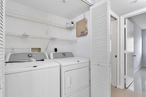 Copropriété à louer à Coconut Creek, Floride: 2 chambres, 77.48 m2 № 1966686 - photo 10