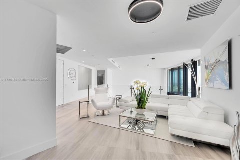 Condo in Sunny Isles Beach, Florida, 3 bedrooms  № 1861554 - photo 11
