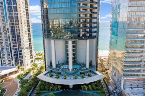 Condo in Sunny Isles Beach, Florida, 3 bedrooms  № 1861554 - photo 1