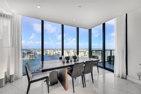 Condo in Sunny Isles Beach, Florida, 3 bedrooms  № 1861554 - photo 20
