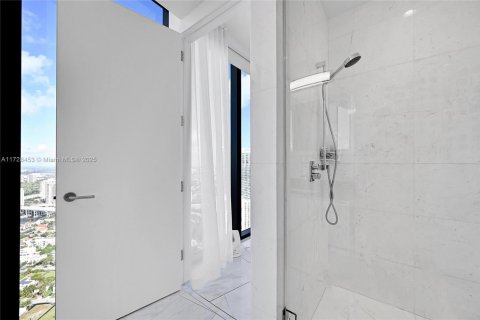 Condo in Sunny Isles Beach, Florida, 3 bedrooms  № 1861554 - photo 27