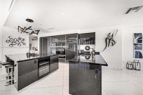Condo in Sunny Isles Beach, Florida, 3 bedrooms  № 1861554 - photo 17