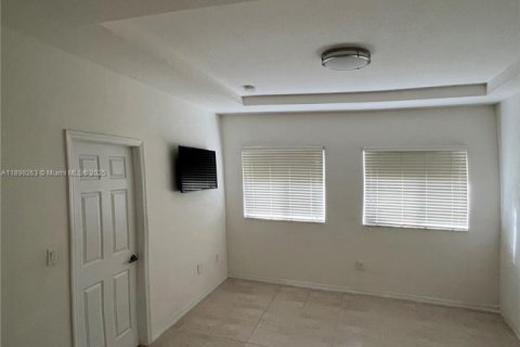 Adosado en alquiler en Doral, Florida, 4 dormitorios, 140 m2 № 1951334 - foto 5