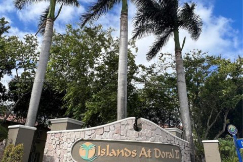 Adosado en alquiler en Doral, Florida, 4 dormitorios, 140 m2 № 1951334 - foto 1