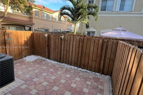 Adosado en alquiler en Doral, Florida, 4 dormitorios, 140 m2 № 1951334 - foto 4