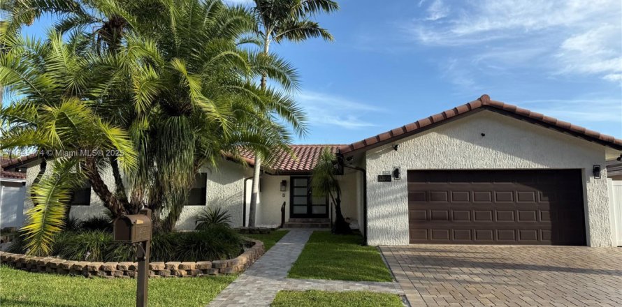 Villa ou maison à Miami, Floride 4 chambres, 230.86 m2 № 1842540