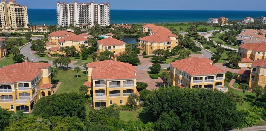 Condominio en Palm Coast, Florida, 3 dormitorios № 2277542