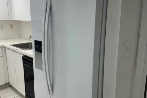 Copropriété à louer à Sunny Isles Beach, Floride: 1 chambre, 67.35 m2 № 1965434 - photo 11