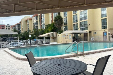 Copropriété à louer à Sunny Isles Beach, Floride: 1 chambre, 67.35 m2 № 1965434 - photo 2