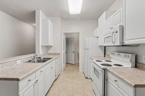 Condo in Haines City, Florida, 1 bedroom  № 2207090 - photo 18