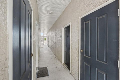 Condo in Haines City, Florida, 1 bedroom  № 2207090 - photo 8