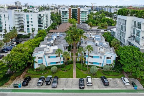 Condo in Bay Harbor Islands, Florida, 2 bedrooms  № 2191405 - photo 5