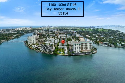 Condo in Bay Harbor Islands, Florida, 2 bedrooms № 2191405