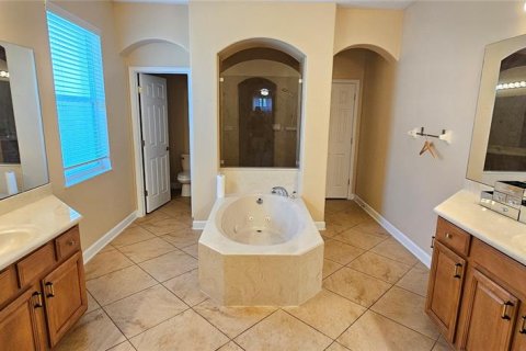House in Winter Garden, Florida 5 bedrooms, 336.86 sq.m. № 1884867 - photo 20