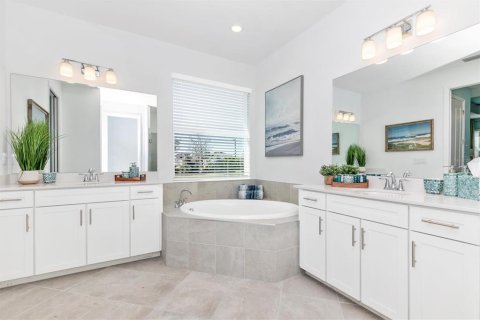 House in WELLEN PARK in Venice, Florida 4 bedrooms, 277.68 sq.m. № 1507784 - photo 24