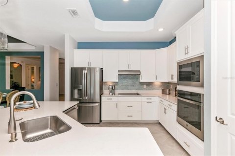 House in WELLEN PARK in Venice, Florida 4 bedrooms, 277.68 sq.m. № 1507784 - photo 2