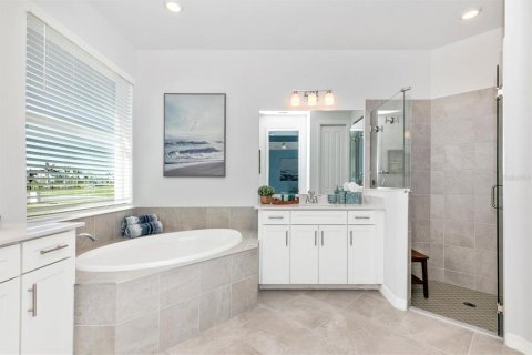 House in WELLEN PARK in Venice, Florida 4 bedrooms, 277.68 sq.m. № 1507784 - photo 21