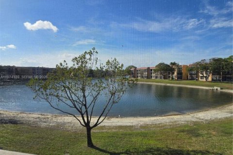 Condominio en venta en Margate, Florida, 2 dormitorios, 101.26 m2 № 2036492 - foto 15