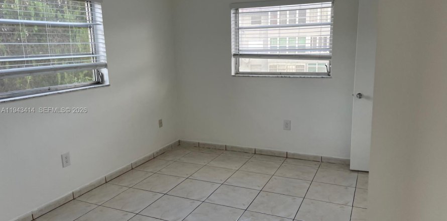 Condo à Hialeah Gardens, Floride, 2 chambres  № 2000197