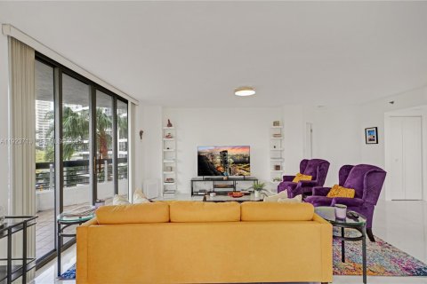 Condo in Aventura, Florida, 2 bedrooms № 1982104 - photo 14