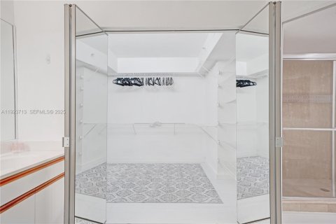 Condo in Aventura, Florida, 2 bedrooms № 1982104 - photo 30