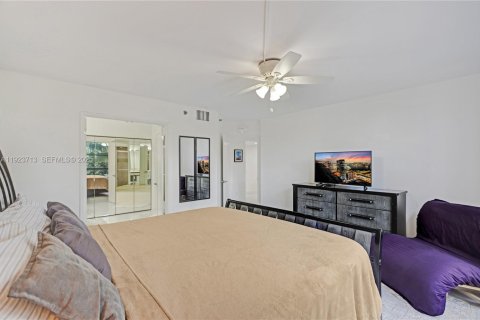 Condo in Aventura, Florida, 2 bedrooms № 1982104 - photo 21