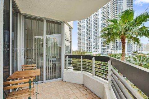 Condo in Aventura, Florida, 2 bedrooms № 1982104 - photo 5