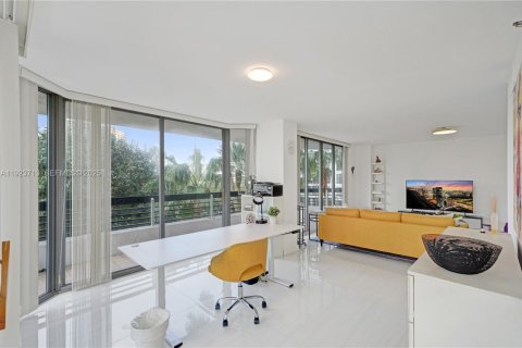 Condo in Aventura, Florida, 2 bedrooms № 1982104 - photo 17