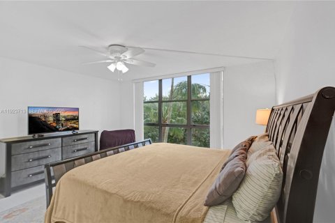 Condo in Aventura, Florida, 2 bedrooms № 1982104 - photo 23