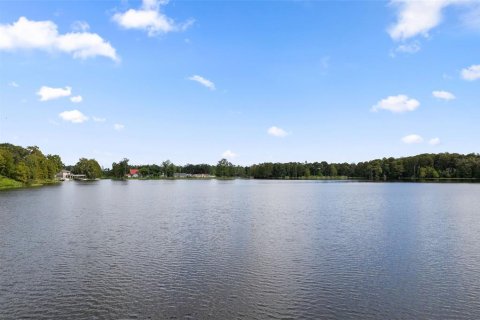 Casa en Land O' Lakes, Florida 3 dormitorios, 120.68 m2 № 2360547