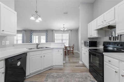 House in Palm Coast, Florida 4 bedrooms, 167.6 sq.m. № 2110381 - photo 4